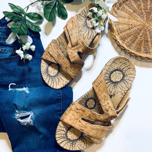 Vionic Shoes - Vionic cork slip on arch support sandals